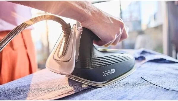 Утюг с парогенератором Braun 12830040-IS3257BK- фото4, картинка4 Утюг с парогенератором Braun 12830040-IS3257BK- фото4