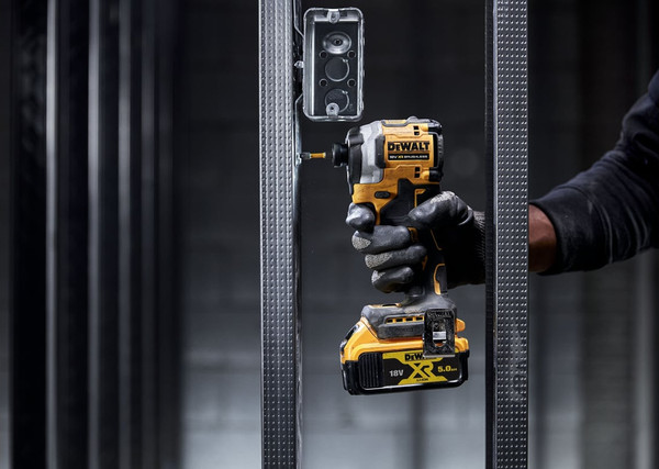Аккумуляторный шуруповерт DeWalt DCF850D2T-QW- фото10