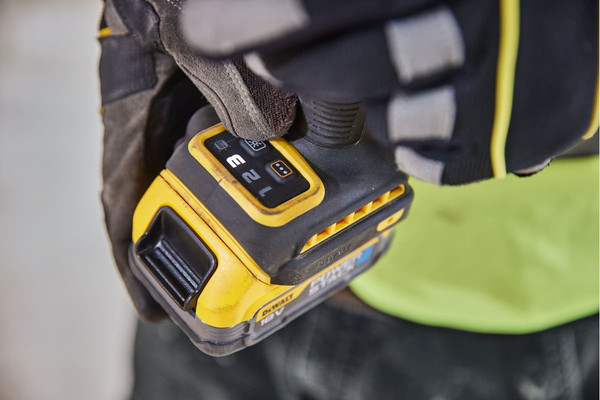 Аккумуляторный шуруповерт DeWalt DCF860NT-XJ- фото7