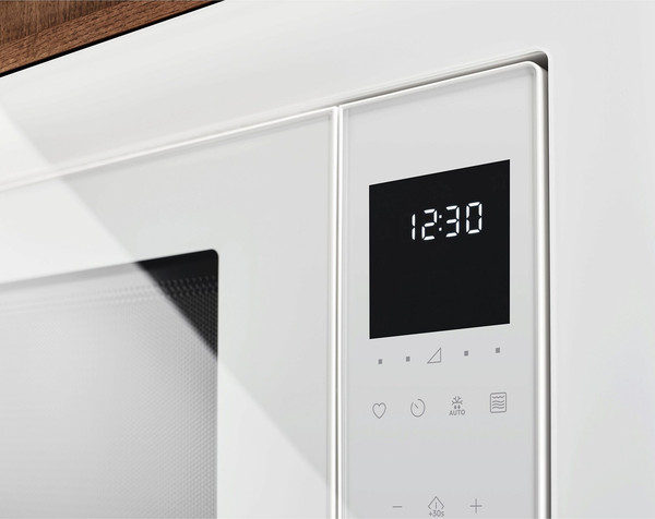 Микроволновая печь Electrolux LMS4253TBW- фото3