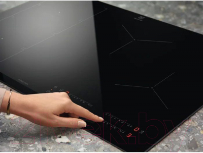 Индукционная варочная панель Electrolux CIV634- фото3