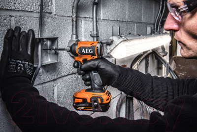 Аккумуляторный шуруповерт AEG Powertools BSS18SBL2-0 / 4935480059- фото2