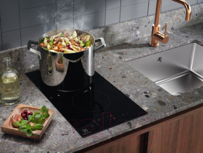 Электрическая варочная панель Electrolux LHR3233CK- фото7