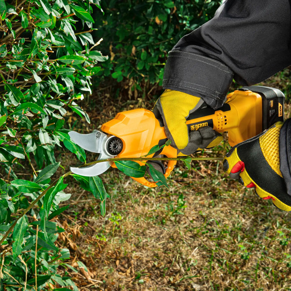 Секатор аккумуляторный Denzel CP-30 / 59435- фото7, картинка7 Секатор аккумуляторный Denzel CP-30 / 59435- фото7