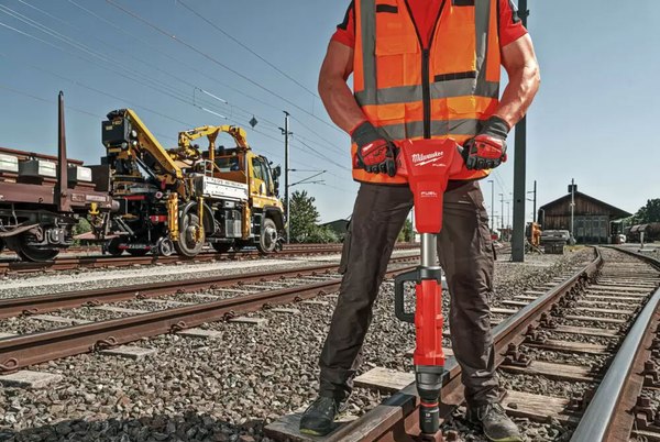Аккумуляторный гайковерт Milwaukee M18 FHIWF1R-0C (4933493140)- фото8
