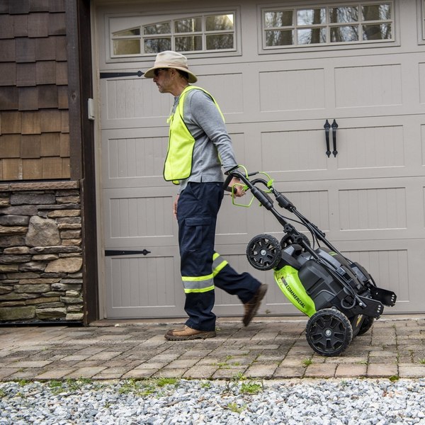Газонокосилка аккумуляторная Greenworks GC82LM61S / 2515607UG2- фото8