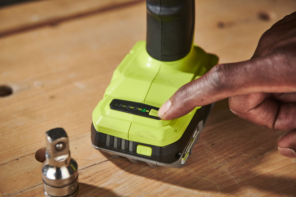 Аккумуляторный гайковерт Ryobi RIW18C-0- фото4, картинка4 Аккумуляторный гайковерт Ryobi RIW18C-0- фото4