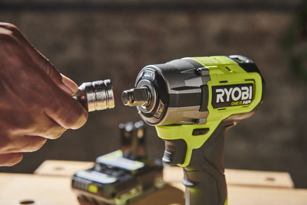 Аккумуляторный гайковерт Ryobi RIW18C-0- фото7, картинка7 Аккумуляторный гайковерт Ryobi RIW18C-0- фото7