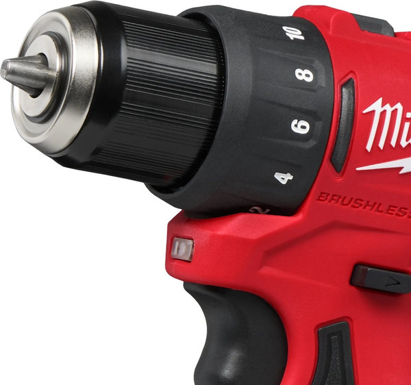 Аккумуляторная дрель-шуруповерт Milwaukee M12 BLDDRC-202C+набор бит Impact / 4933499686P42F- фото3